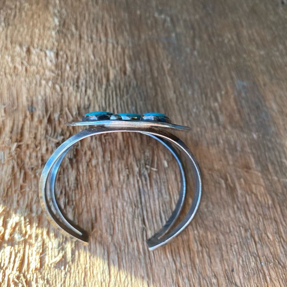 TURQUOISE & STERLING SILVER cuff bracelet.